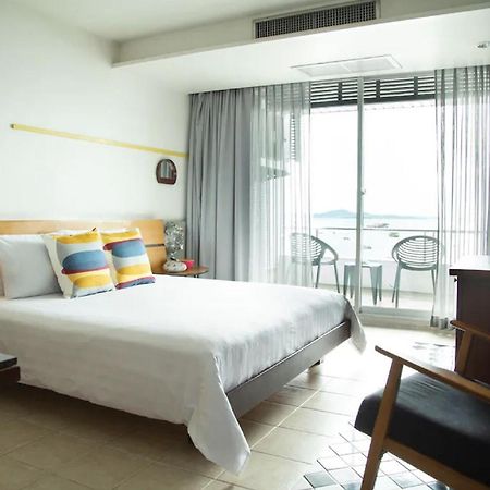 Baboona Beachfront Living Pattaya Esterno foto