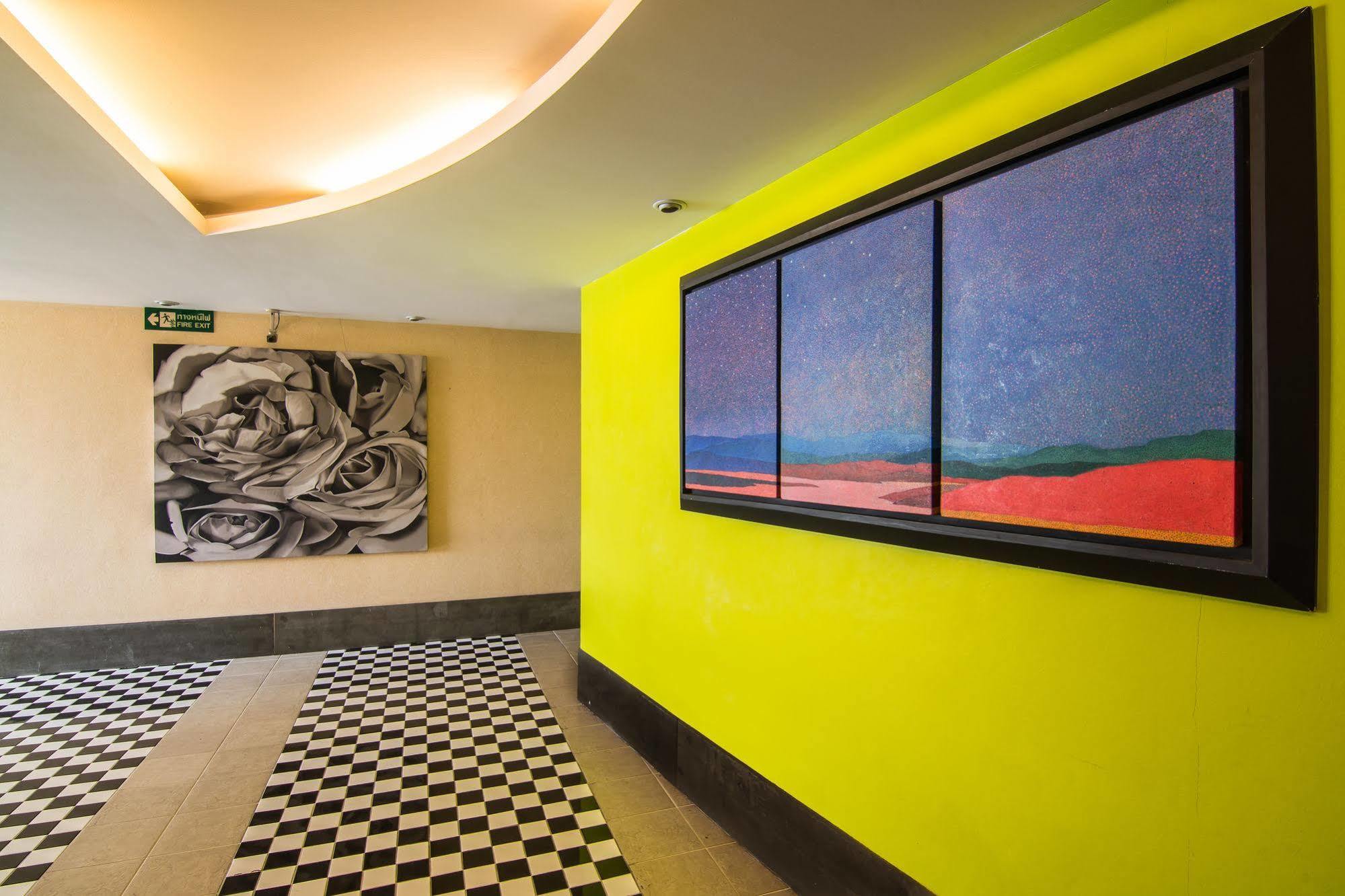 Baboona Beachfront Living Pattaya Esterno foto